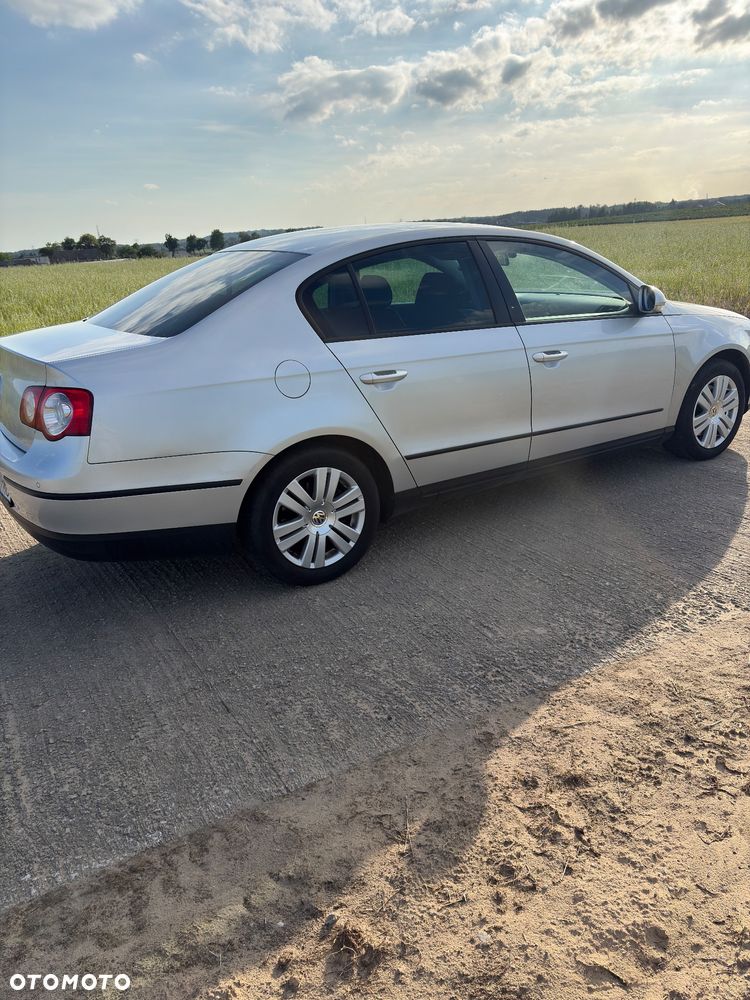 Volkswagen Passat 1.6 Comfortline - 7