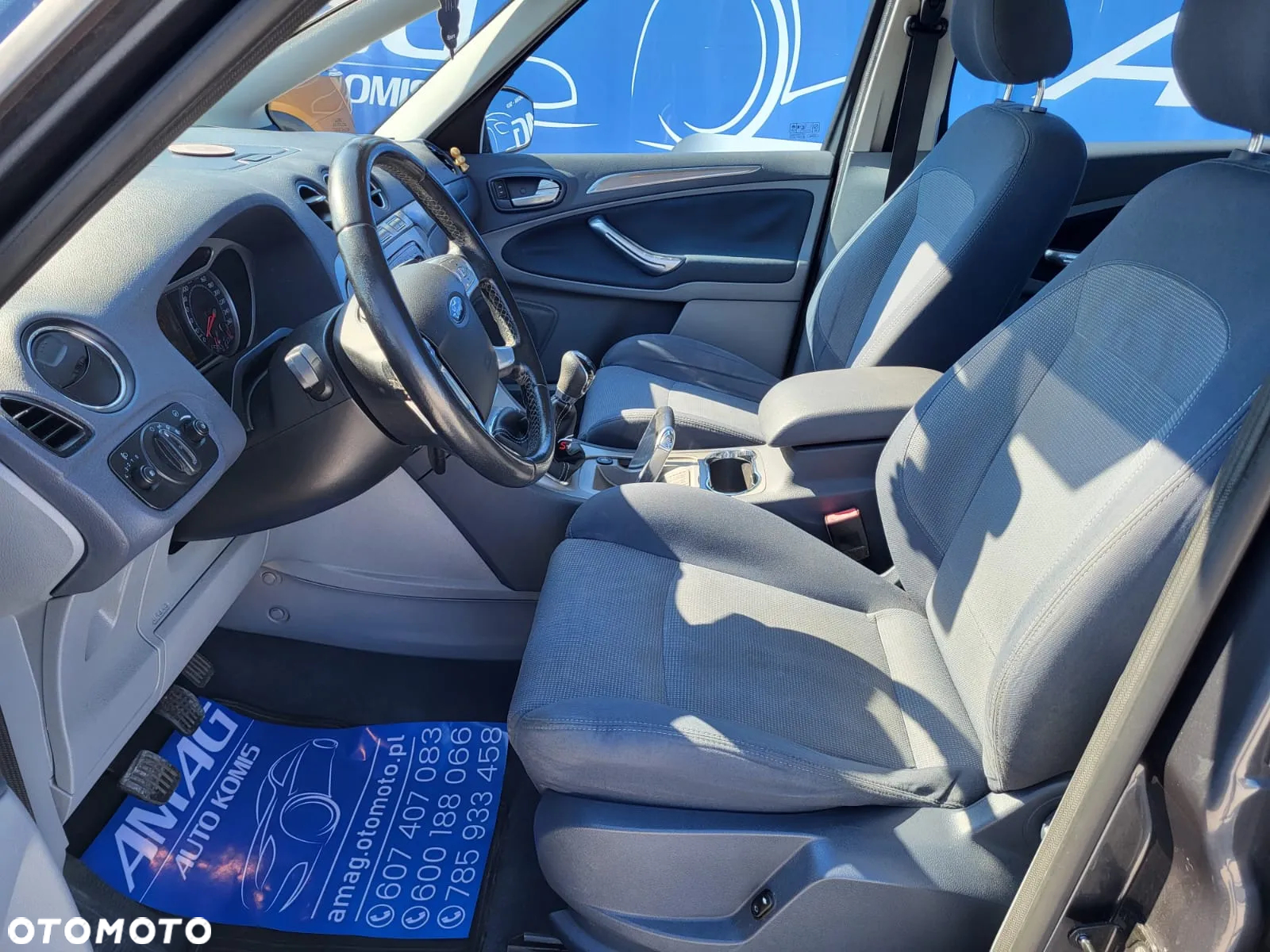 Ford S-Max - 13