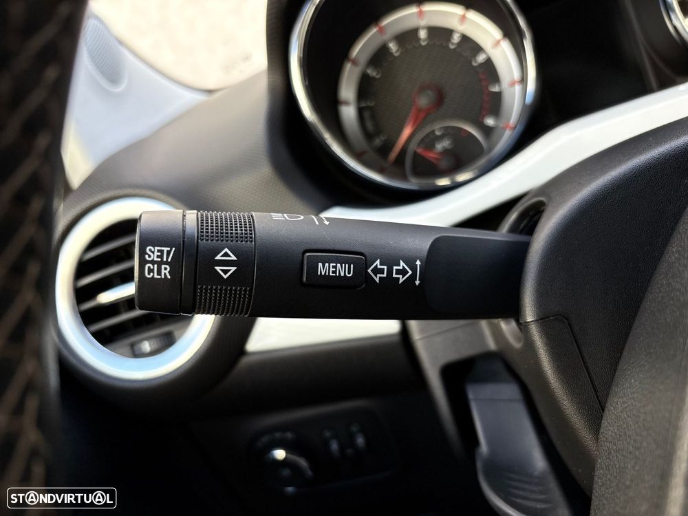 Opel Adam 1.0 T Rocks - 13