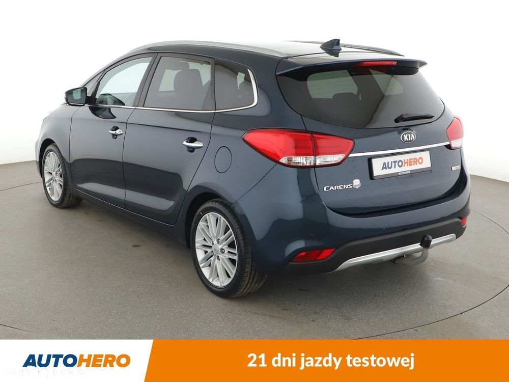 Kia Carens - 4