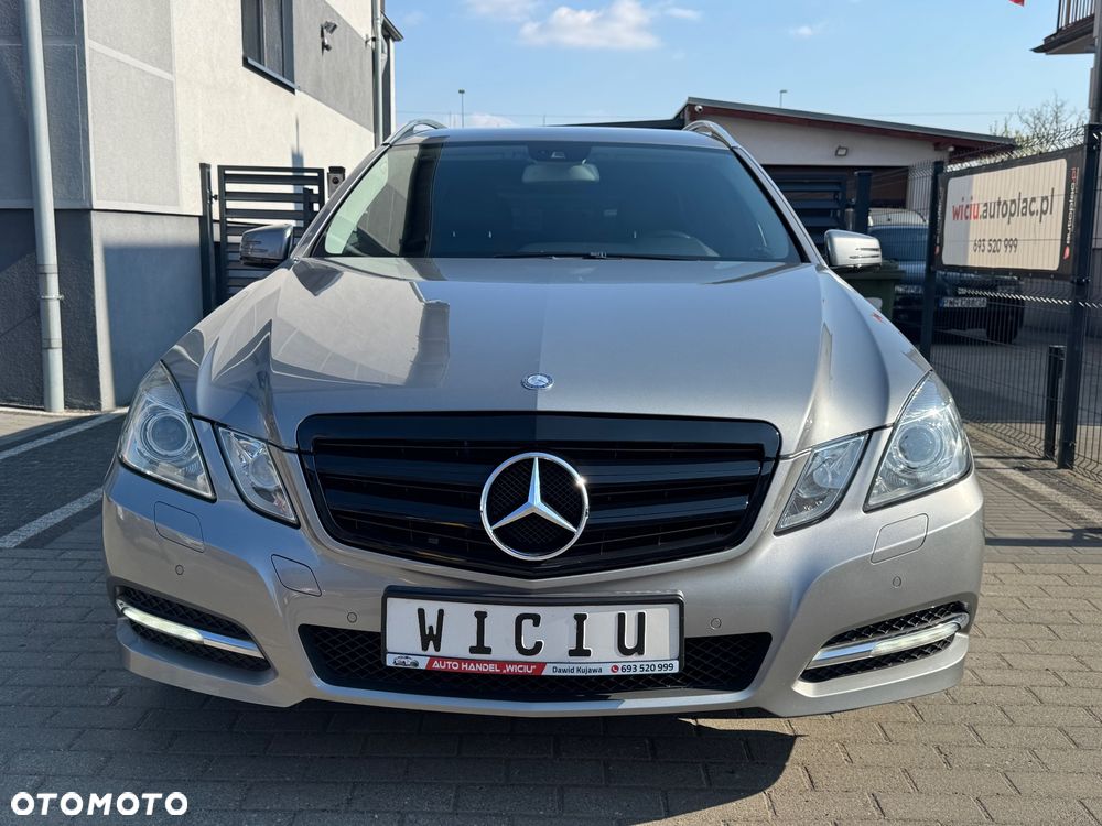 Mercedes-Benz Klasa E 200 CGI BlueEffICIENCY Avantgarde - 19