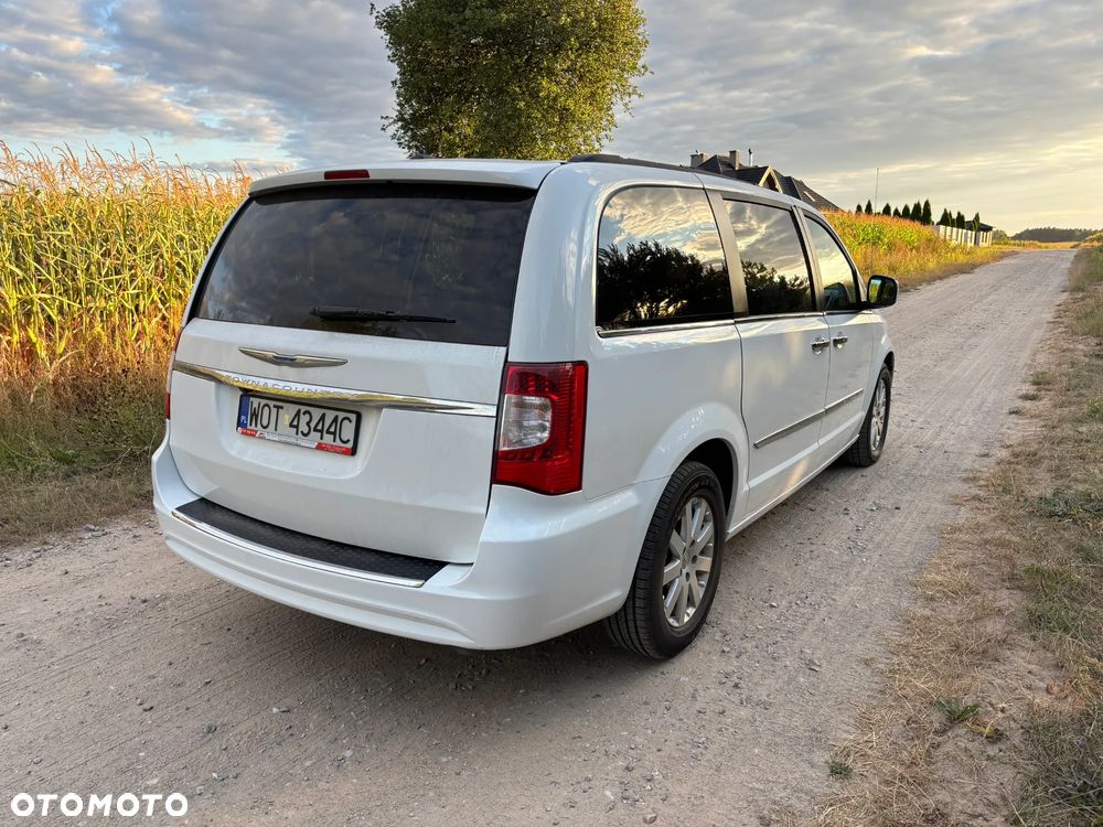 Chrysler Town & Country 3.6 Limited - 7