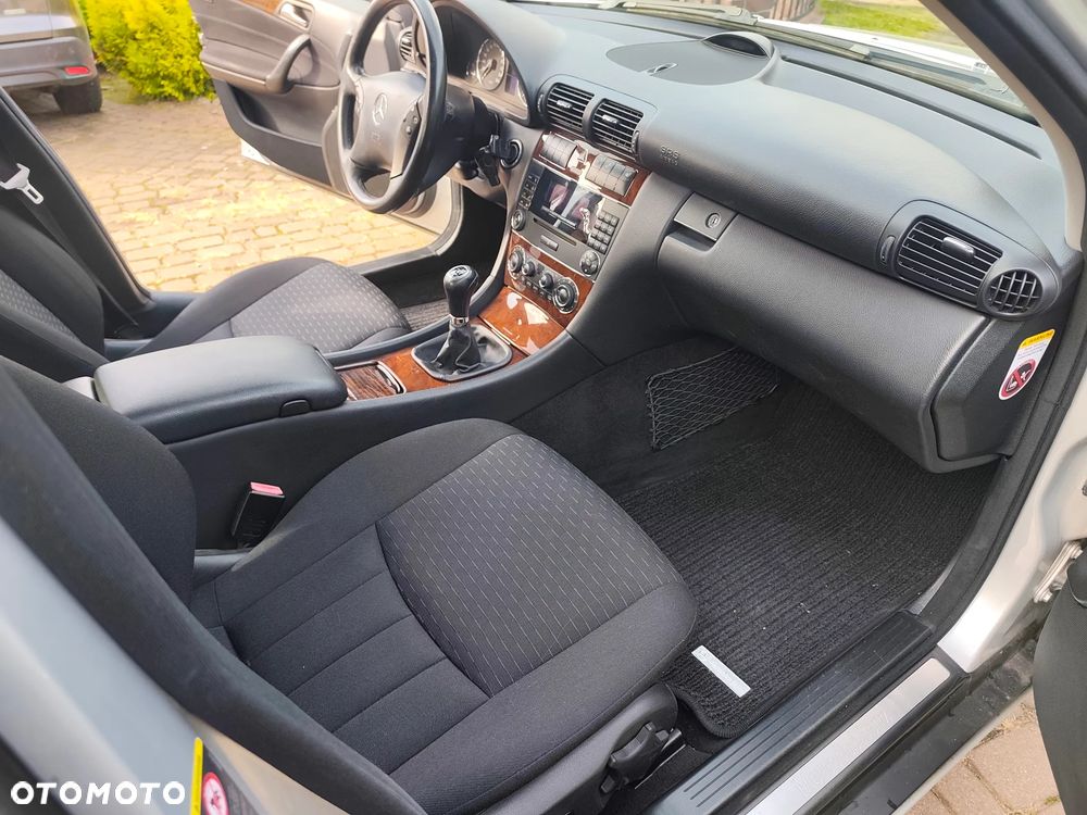 Mercedes-Benz Klasa C 180 Kompressor Elegance - 18