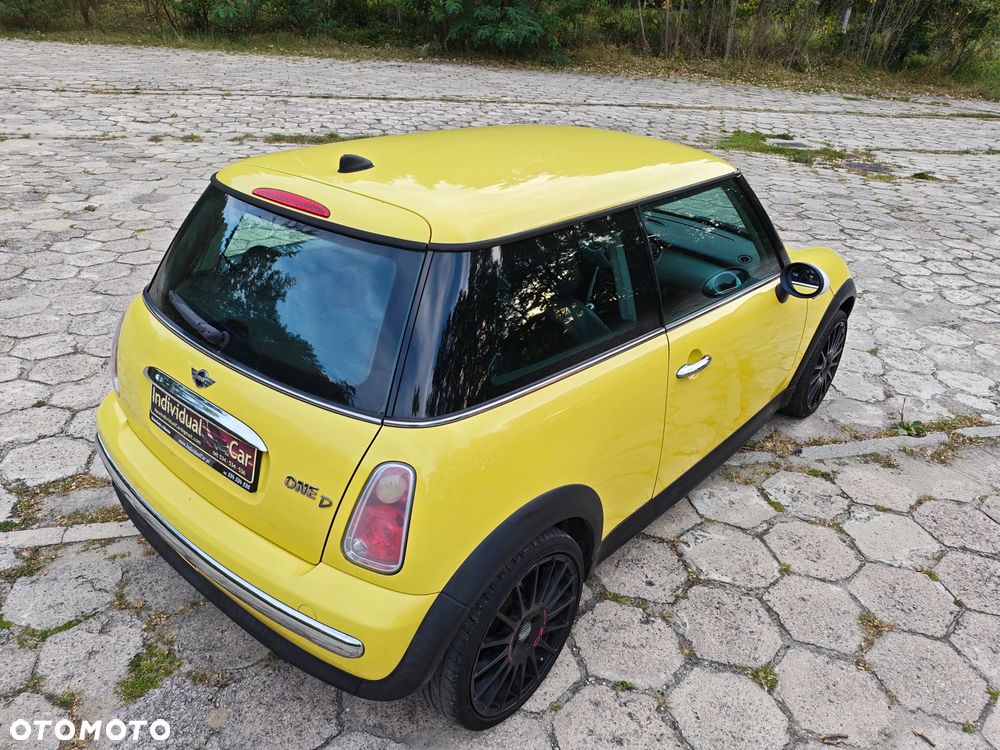 MINI ONE D - 19