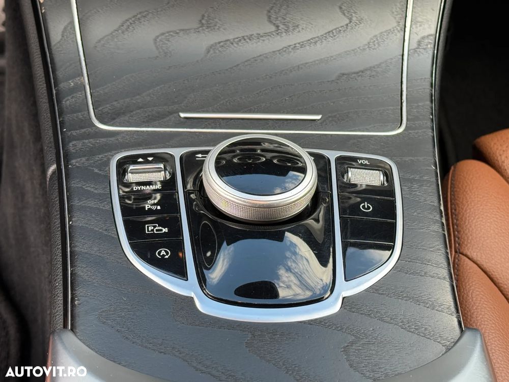 Mercedes-Benz C 300 9G-TRONIC AMG Line - 33