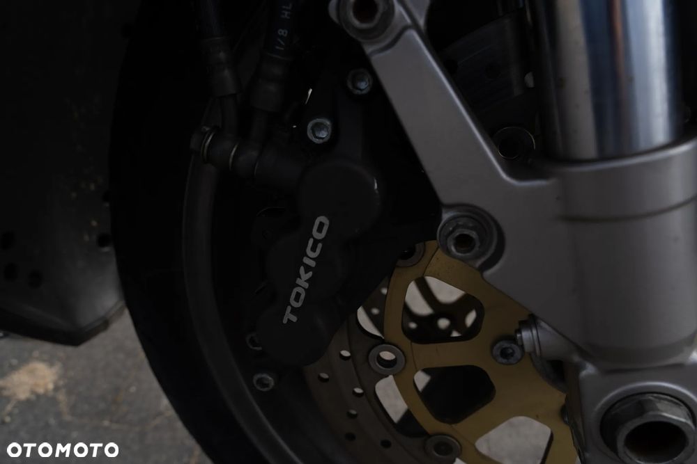 Suzuki GSX-R - 7