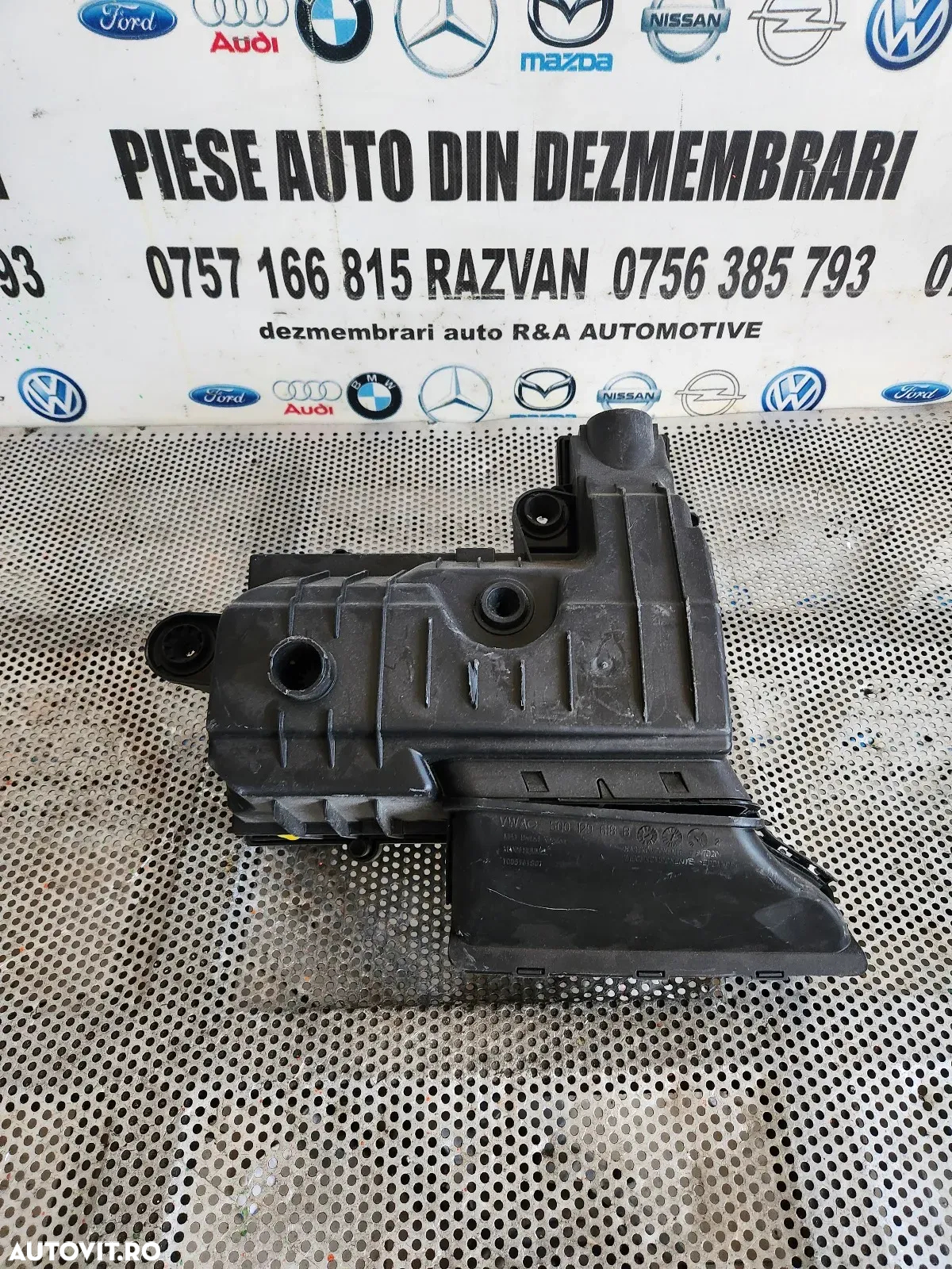 Carcasa Filtru Aer Vw Seat Skoda Audi Cod 5QE An 2012-2013-2014-2015-2016-2017-2018-2019-2020 - 5