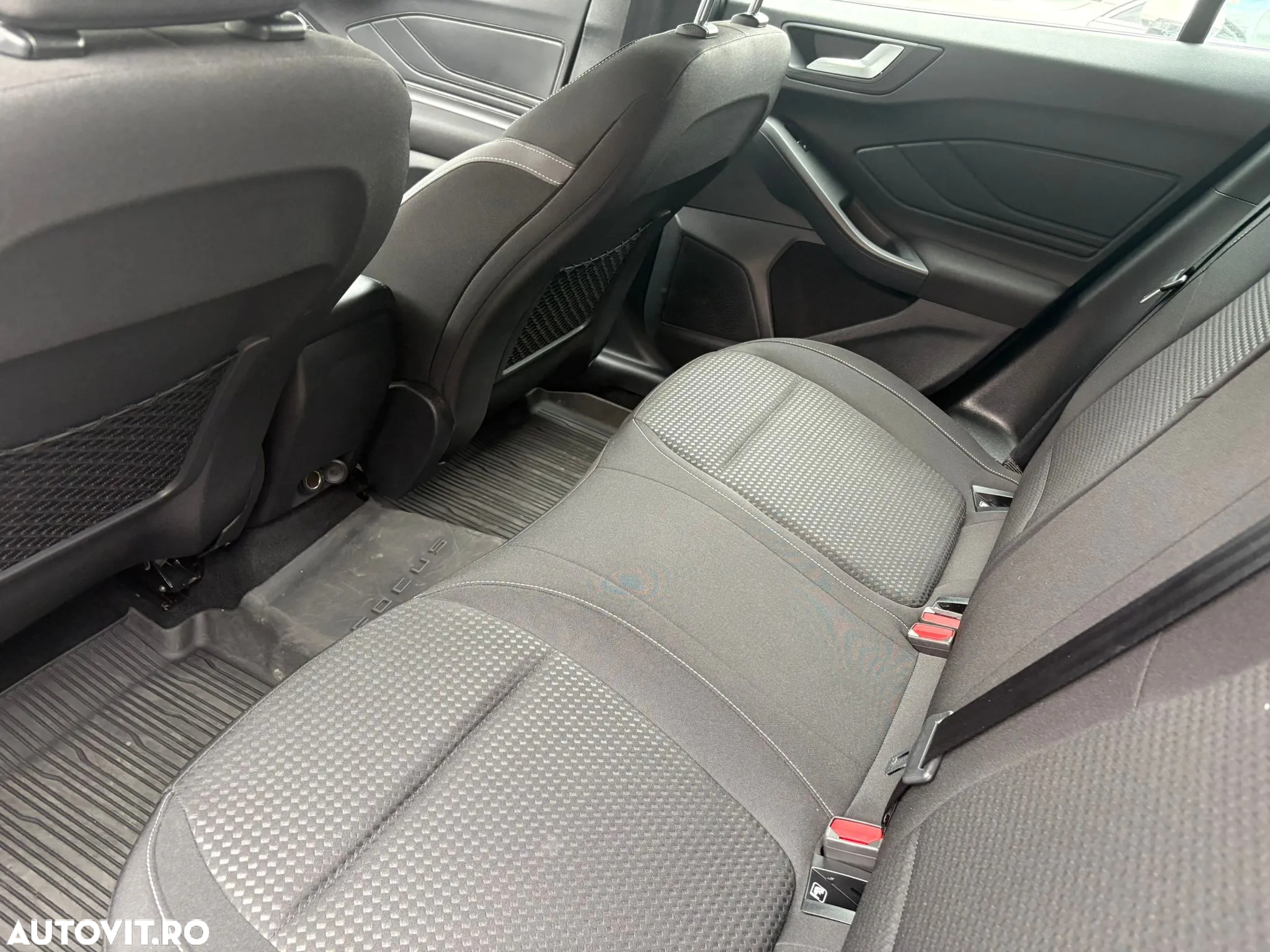 Ford Focus 1.0 EcoBoost Trend - 10
