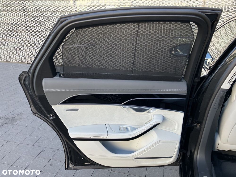 Audi A8 - 32
