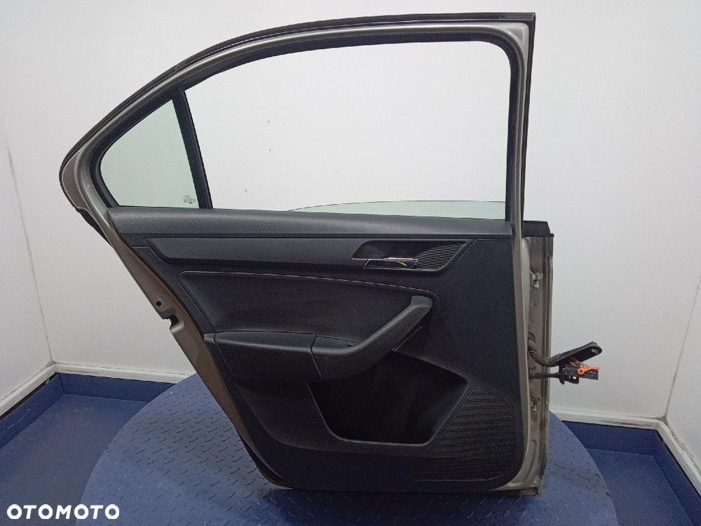 SEAT TOLEDO IV 12- DRZWI TYŁ LEWE  LF8H - 4