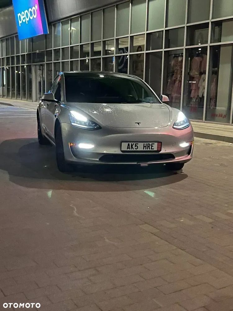 Tesla Model 3 - 2