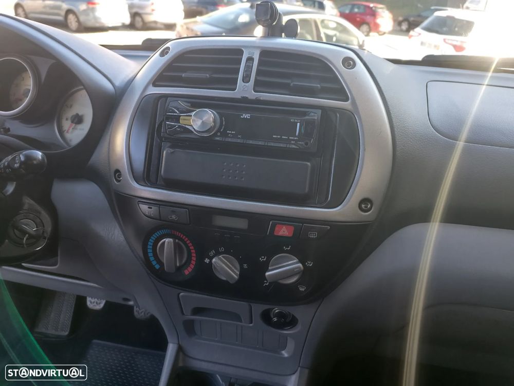 Toyota RAV4 4x2 Edition - 16