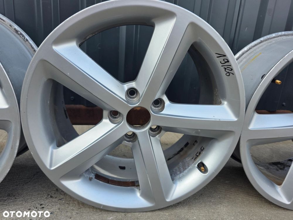 FELGA FELGI VW AUDI SKODA A3 A4 A6 8.0J R18 ET47 8K0601025Q 19/26 KOMPLET - 4