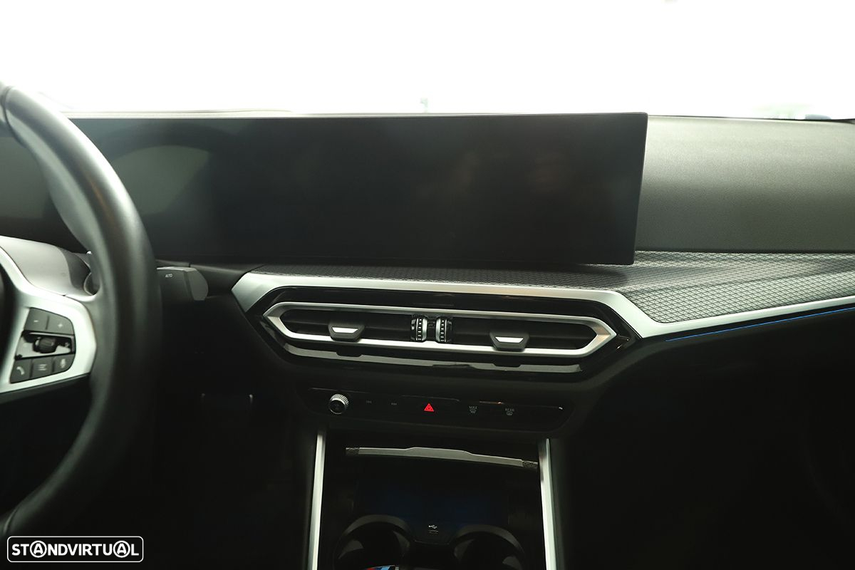 BMW 330 e Pack Desportivo M Auto - 13