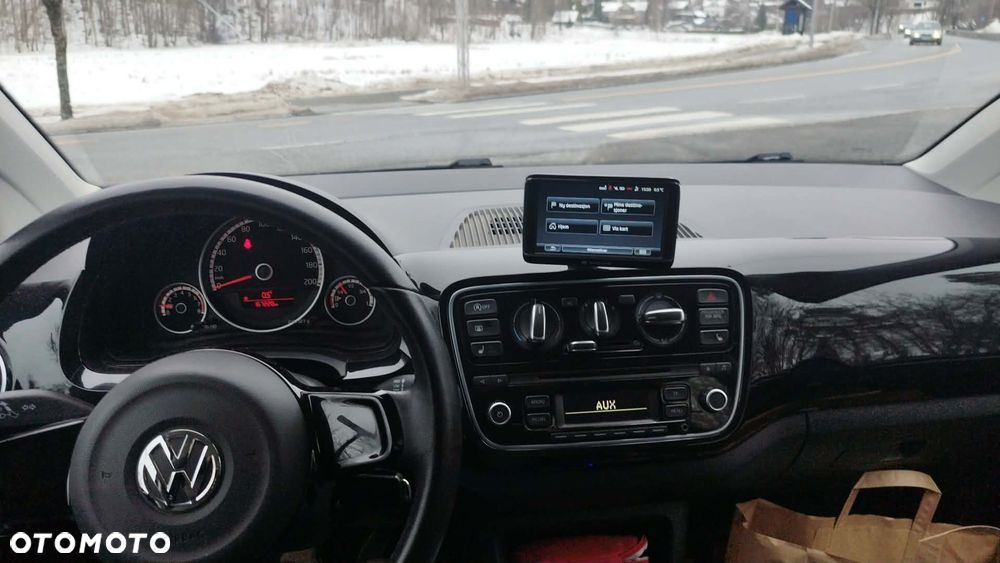 Volkswagen up! high - 5