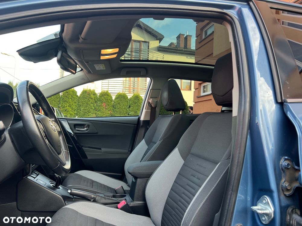 Toyota Auris 1.8 HSD Sol - 36