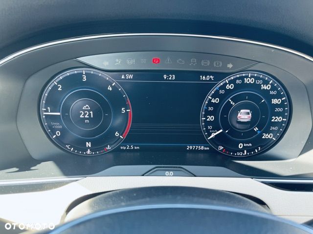 Volkswagen Passat - 13