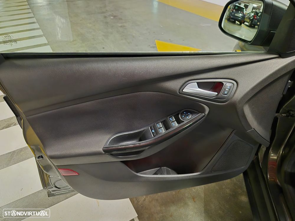 Ford Focus SW 1.5 TDCi Titanium - 21