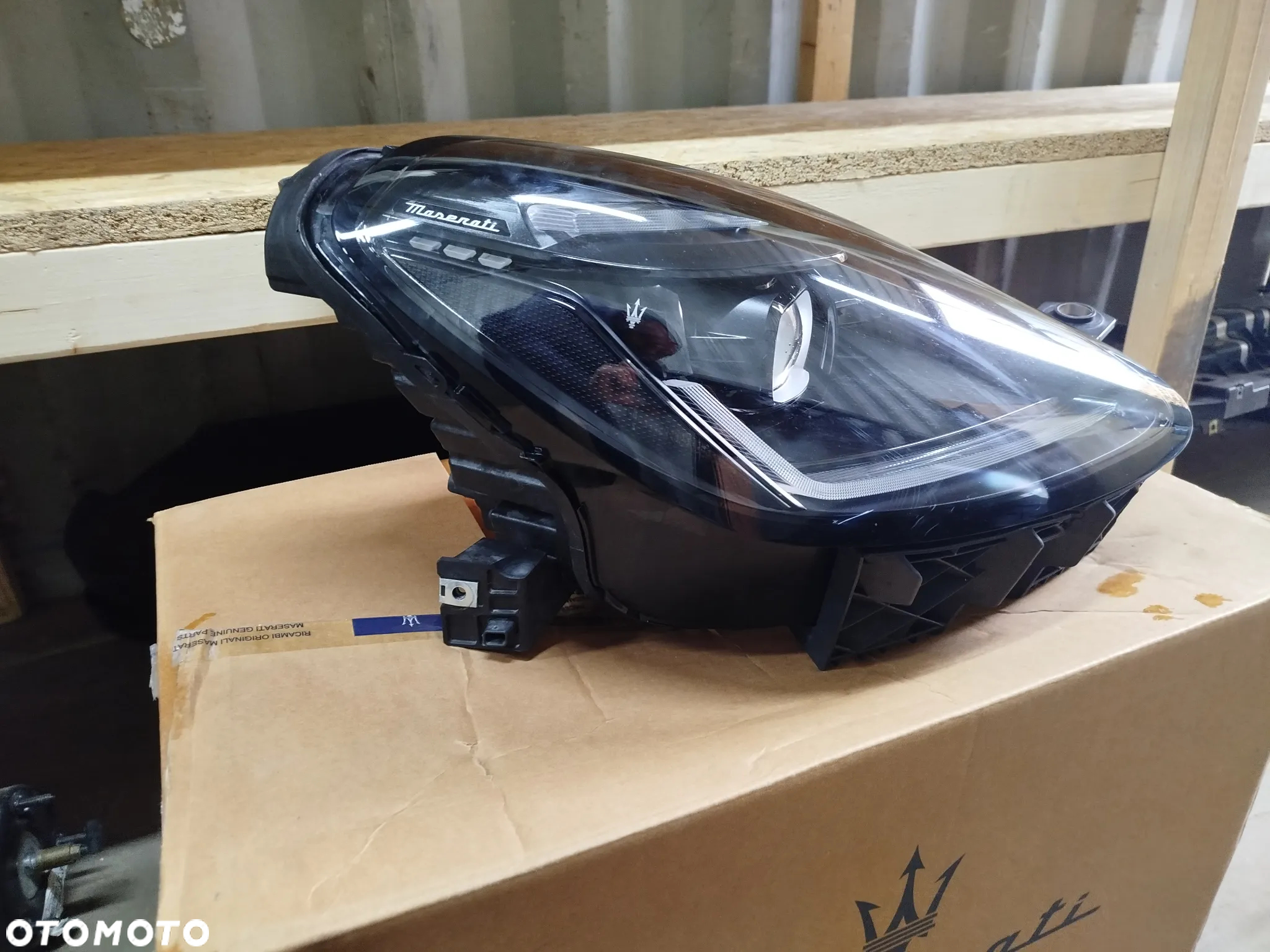 Maserati Grecale lampa prawa prawy przód przednia - 17