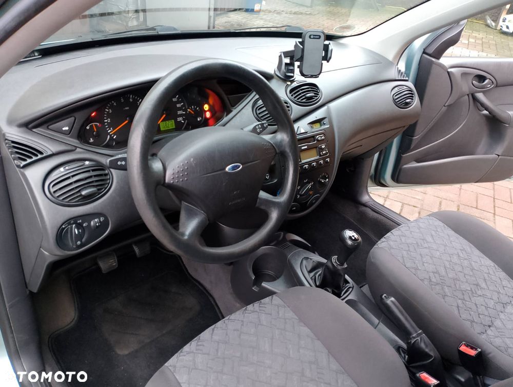 Ford Focus 1.4 Trend - 31