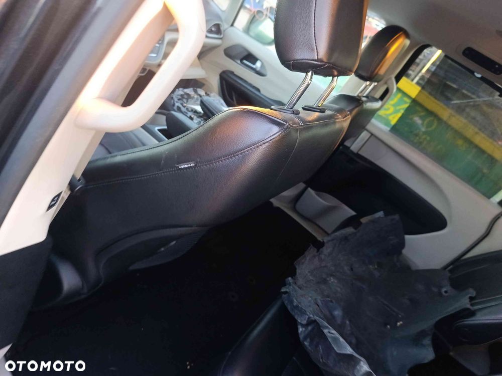 Chrysler Pacifica - 24