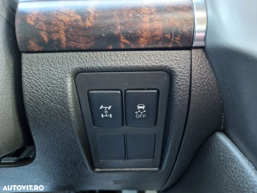 Toyota Land Cruiser V8 4.5 Aut Luxury - 29
