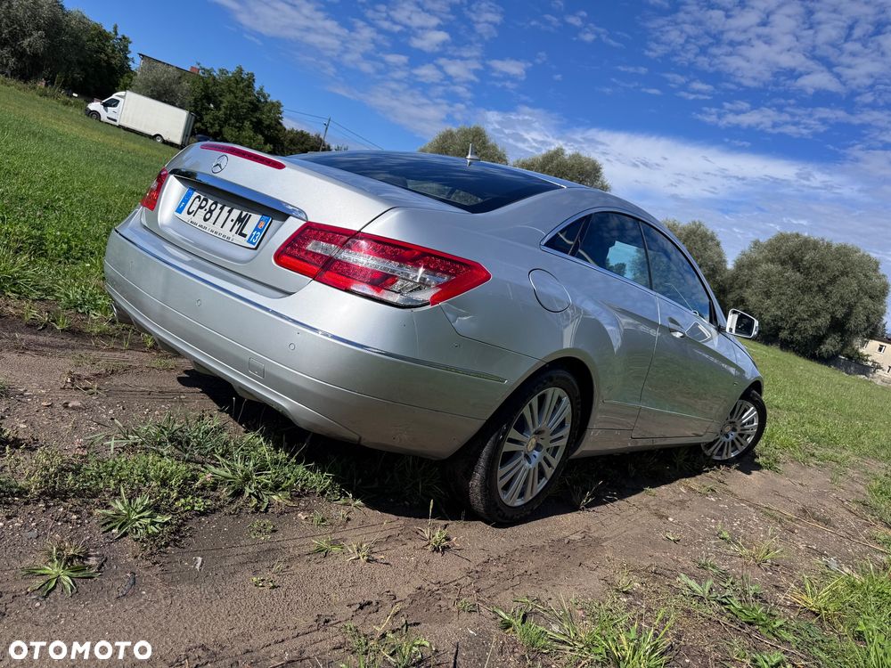 Mercedes-Benz Klasa E 220 CDI Elegance DPF - 2