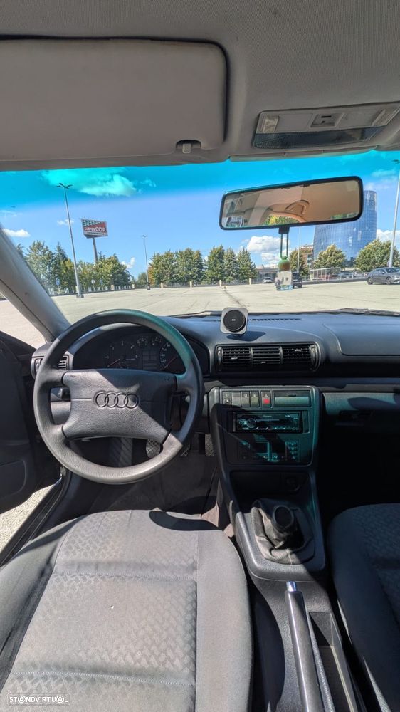 Audi A4 1.9 TDI Confort - 11