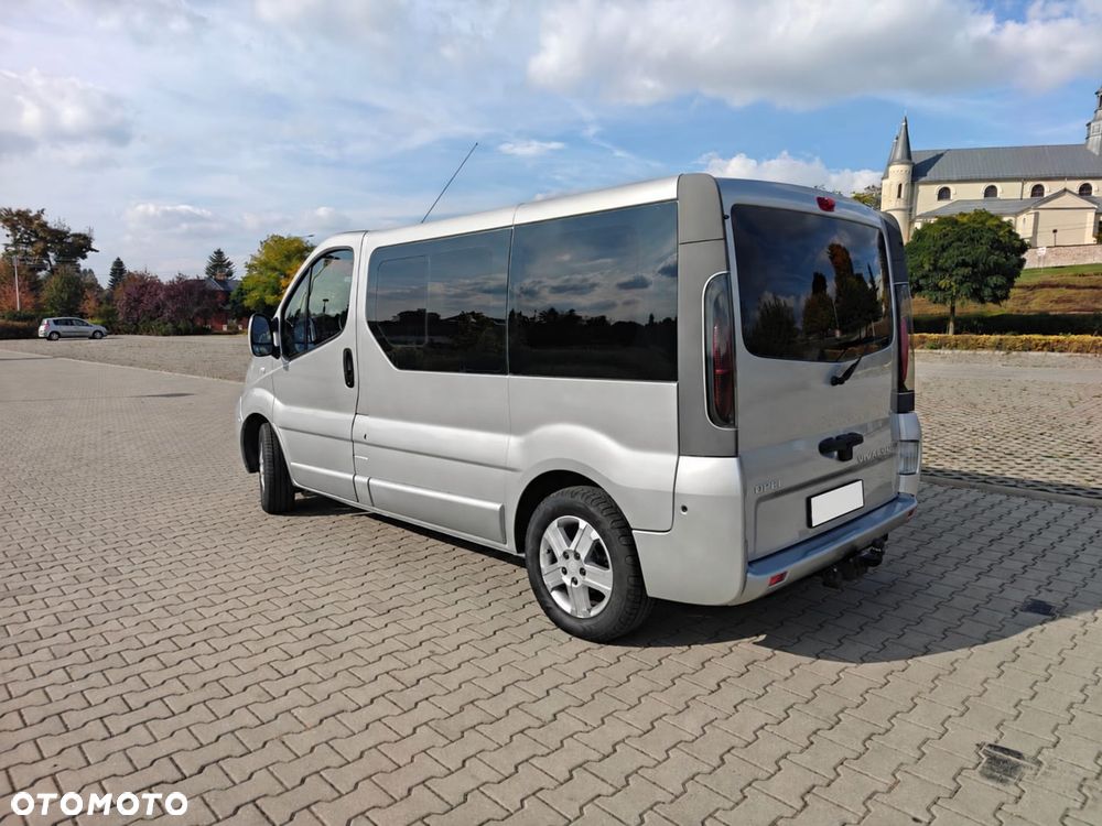 Opel Vivaro Tour - 4