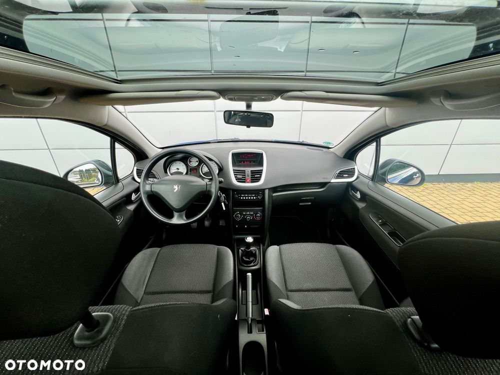 Peugeot 207 1.4 16V Trendy - 20