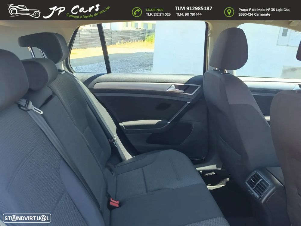 VW Golf 1.6 TDi Confortline DSG - 17