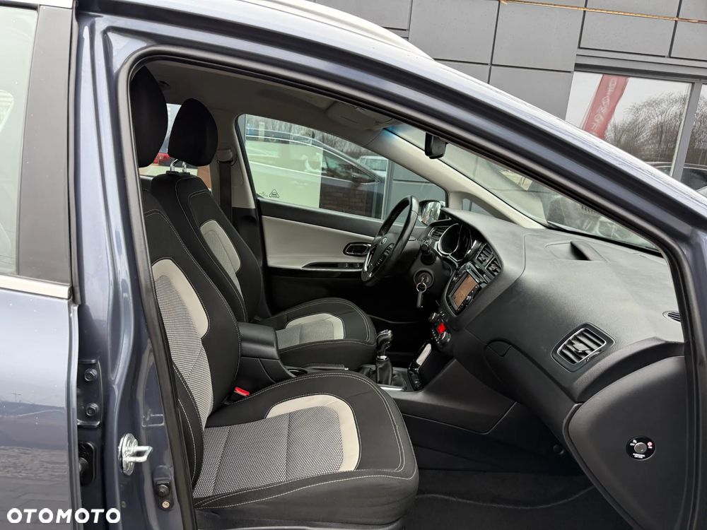 Kia Ceed 1.6 GDI ISG Spirit - 27