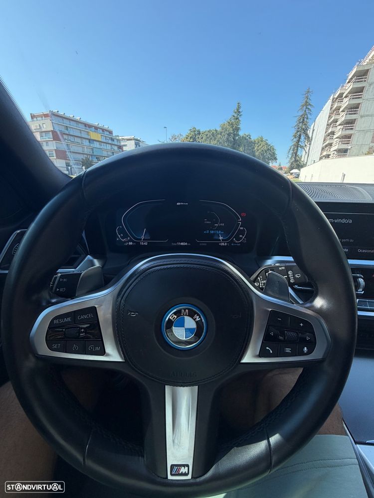 BMW 330 e Pack Desportivo M Auto - 9