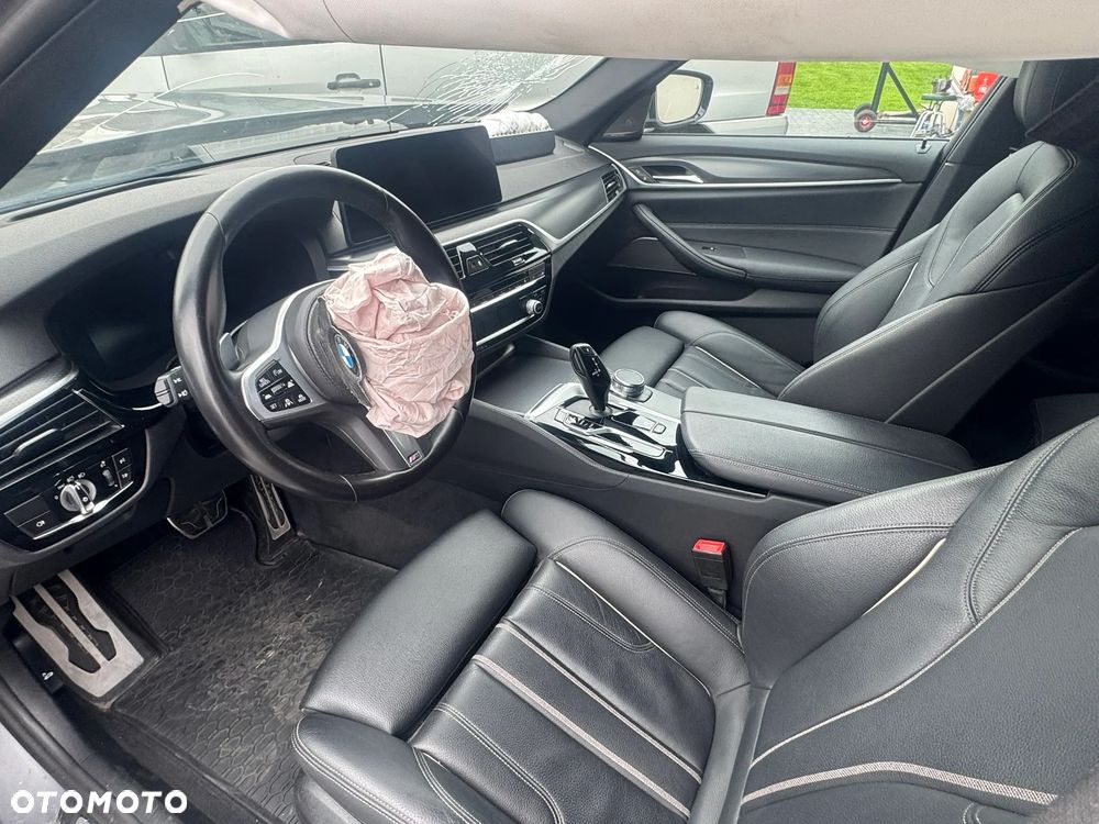 BMW Seria 5 530d xDrive mHEV M Sport sport - 9