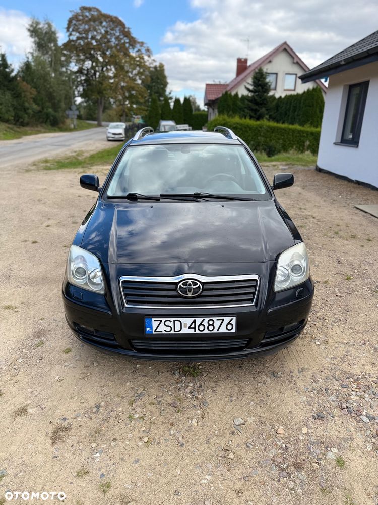 Toyota Avensis - 2