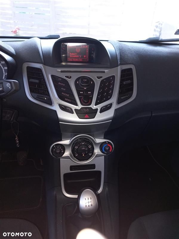 Ford Fiesta 1.25 Silver X (Ambiente) - 9