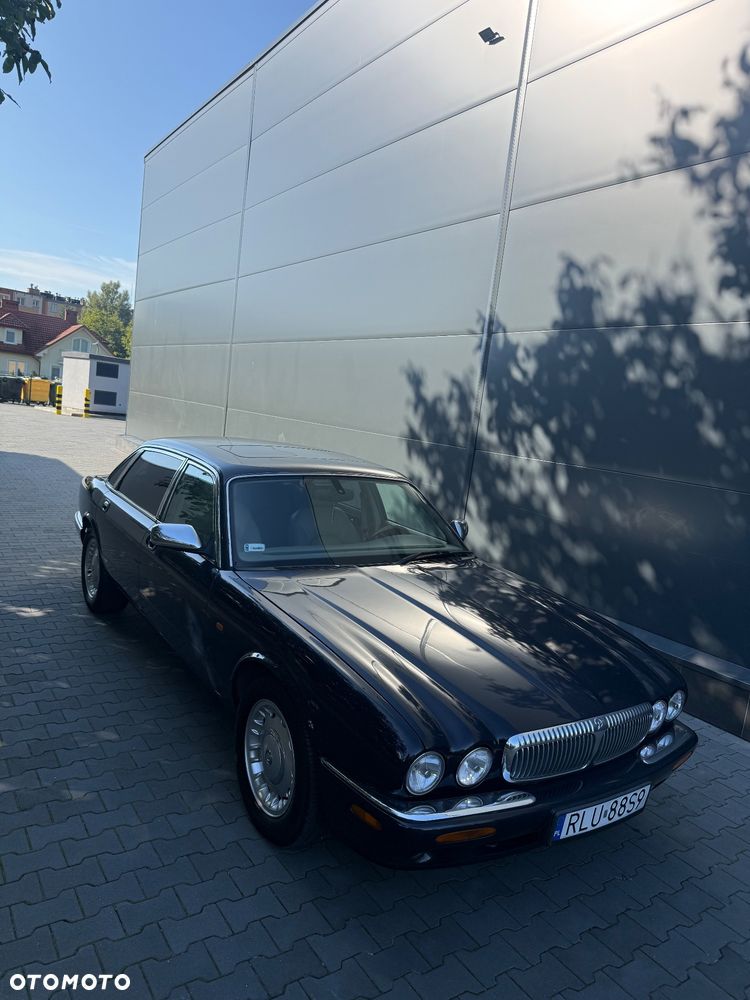 Jaguar XJ - 32