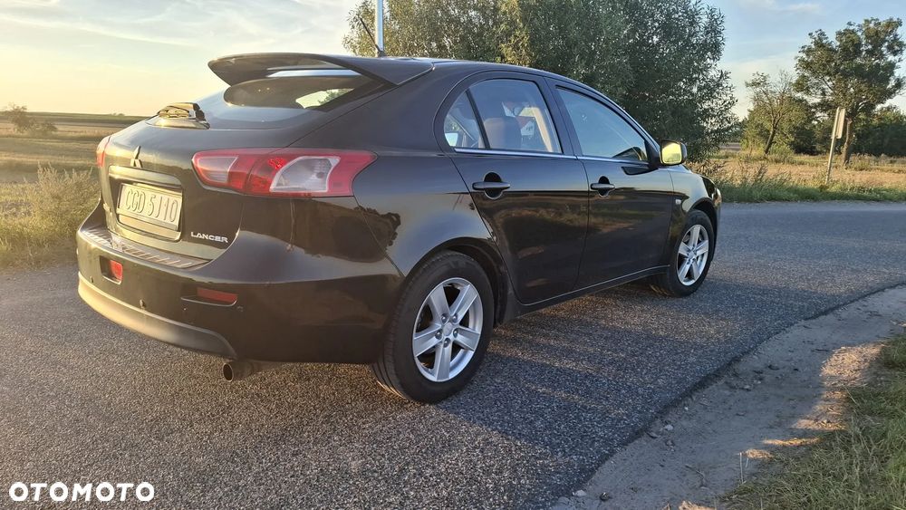Mitsubishi Lancer 1.8 Invite - 4