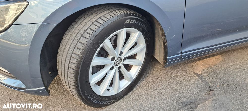 Volkswagen Passat - 2