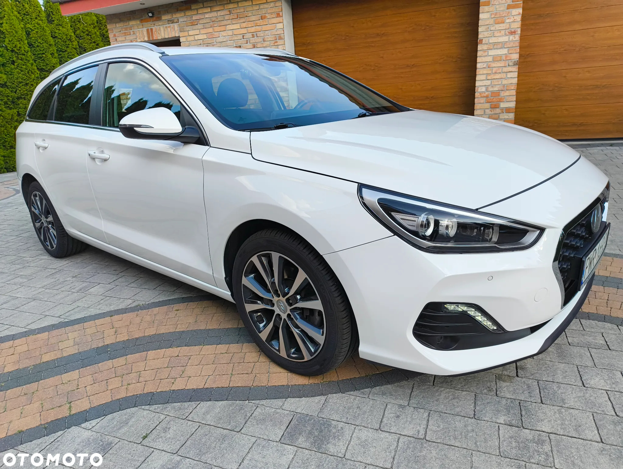 Hyundai i30 Kombi 1.4 T-GDI DCT Premium - 2