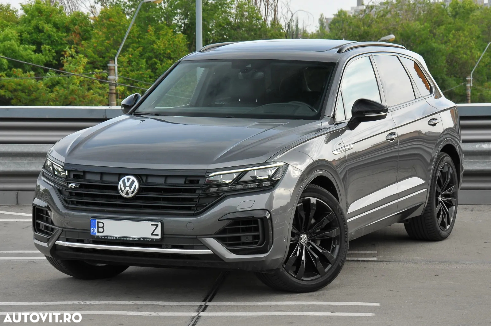 Volkswagen Touareg V6 TDI 4MOTION R-Line - 25