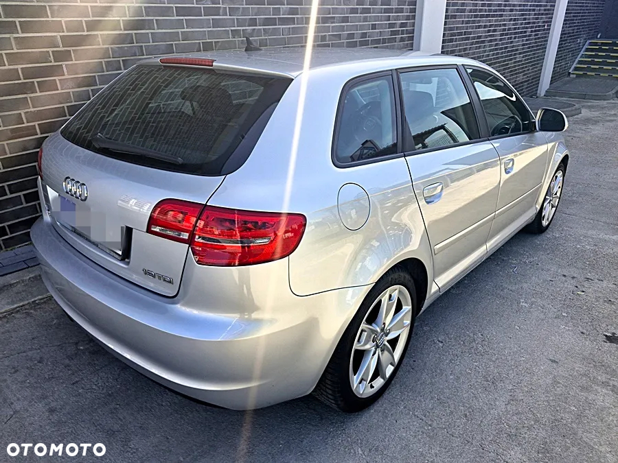 Audi A3 1.9 TDI Sportback Attraction - 4