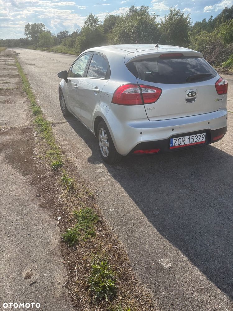 Kia Rio - 5