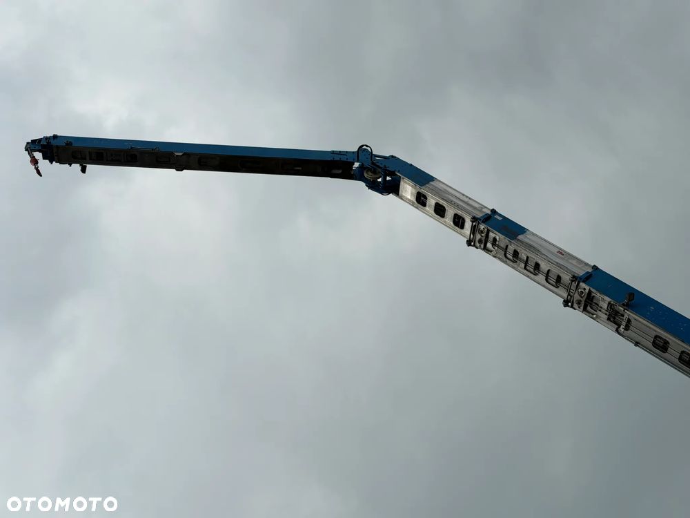 KLAAS 21/31TSP Dźwig Dekarski żuraw zwyżka podnośnik 31m. udźwig 1800kg max. Silnik Yanmar 3cyl. Dźwig Sterowany całkowicie zdalnie z pilota. Do 3,5 tony Transportowanie samochodem osobowym! Podwieszana oś Hydr. Własny Napęd Hydr. na 2 koła w terenie. Maszyna jak Nowa 2,5 tyś mtg. 2013r. Po serwisach Dekra BMWT. Sprowadzona z Norwegii. Nie różni się od nowej z salonu. Pełna Hydraulika w maszynie. Najbogatsza wersja. OKAZJA 230volt. Zero zużycia! - 3