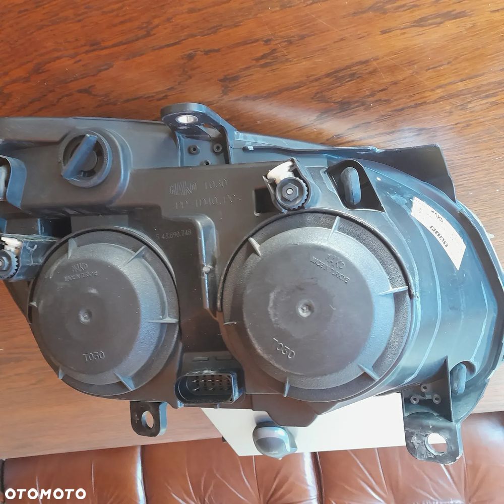 Lampa-reflektor lewy przód Fiat Doblo 2008 - 2