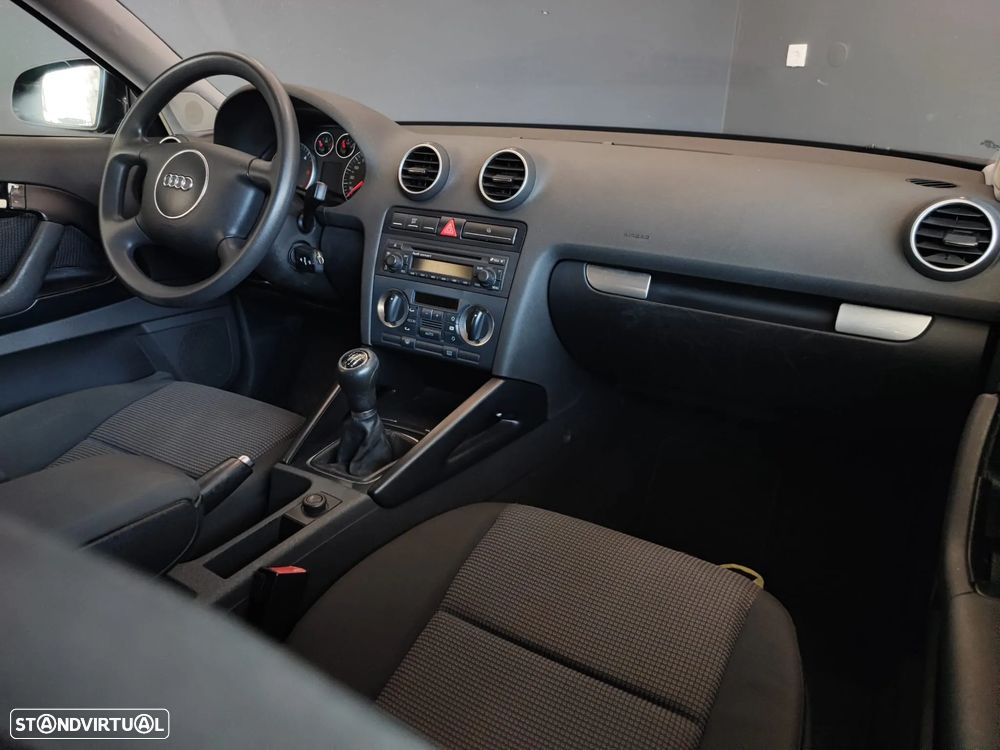 Audi A3 2.0 TDI Ambiente - 27
