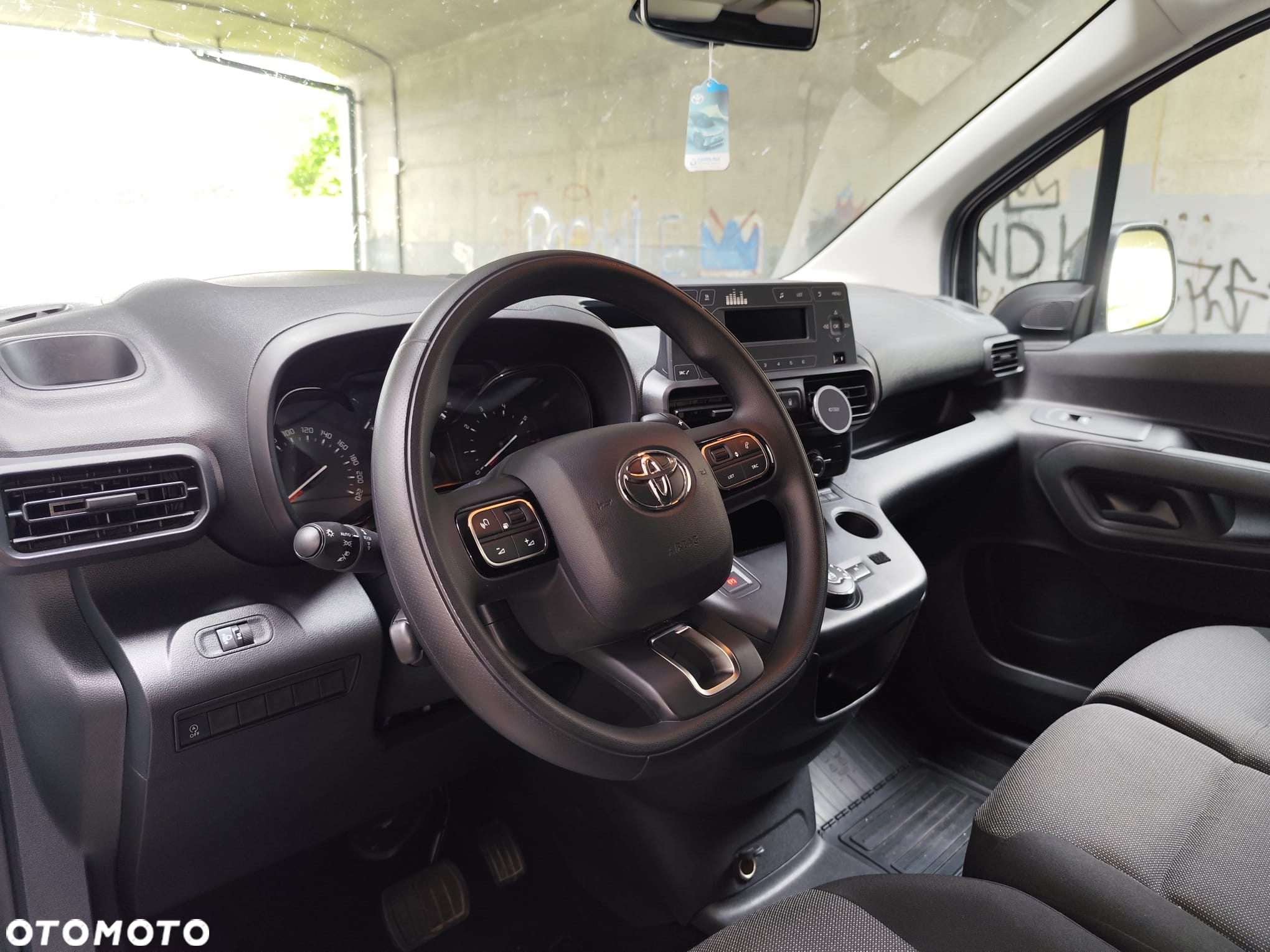 Toyota Proace City 1.5 D-4D Long 2,4t Active (bryg.) - 23