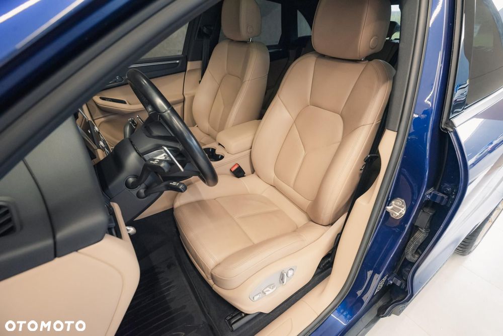 Porsche Macan - 13