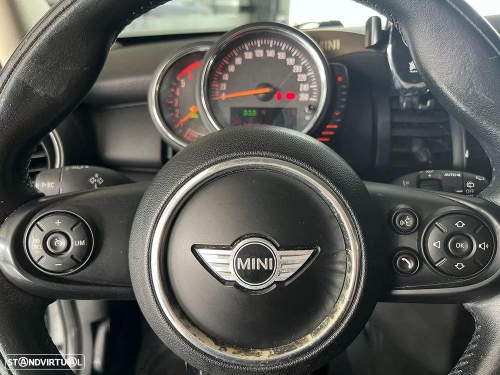 MINI 5 Portas One D - 16