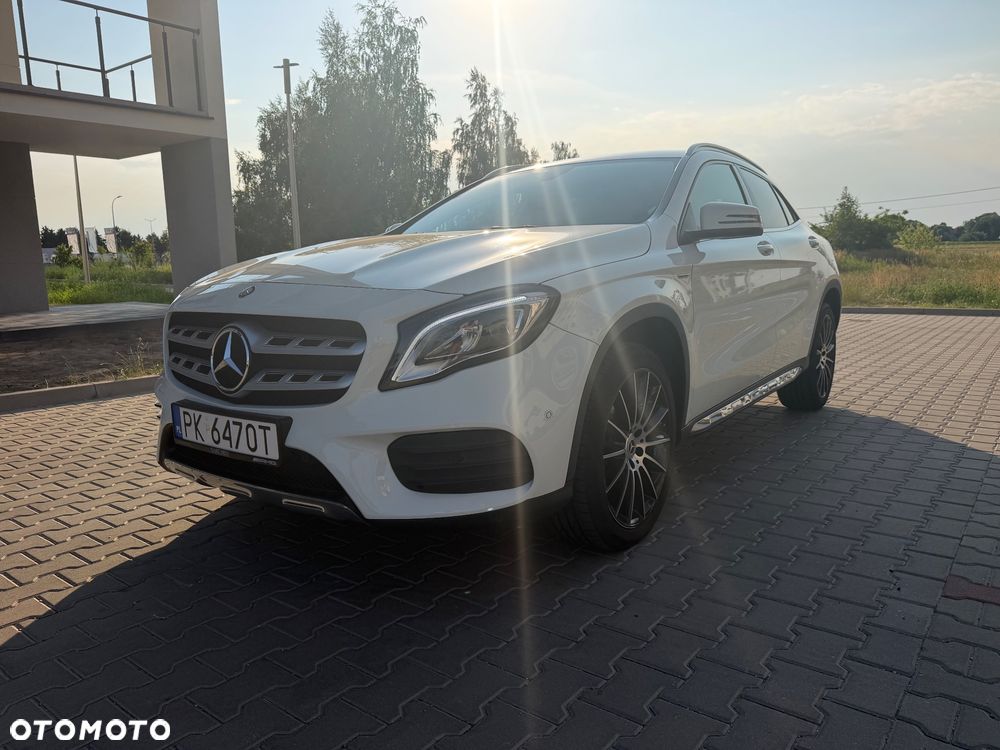 Mercedes-Benz GLA 180 7G-DCT UrbanStyle Edition - 2